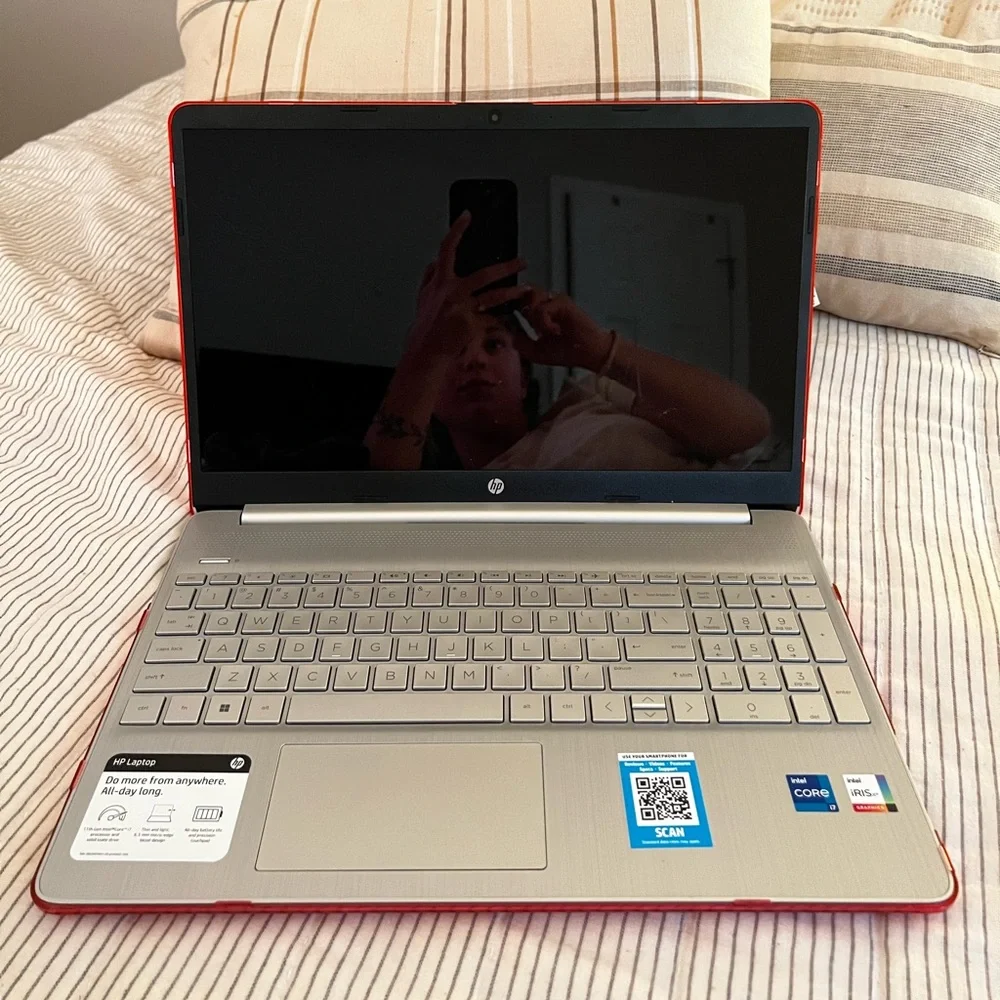 HP TOUCHSCREEN LAPTOP